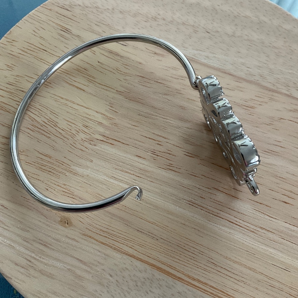 steel bracelet with monogram very fashionable and modern decorated with zircons - Picture 3 of 6